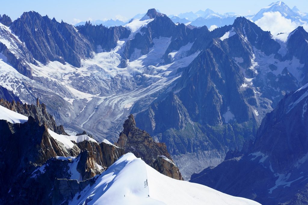 Le saviezvous ? La plus haute montagne d'Europe est le Mont Blanc Le — free download